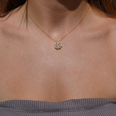 Forever Rose Gift Box – 4-Leaf Clover Necklace